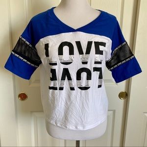 No Boundaries Love Top‎ NWT Medium